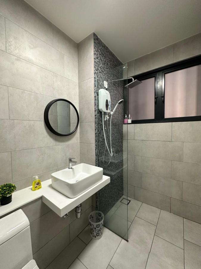 Sea View The Shore Luxury Newly Renovated Homestay كوتا كينابالو المظهر الخارجي الصورة
