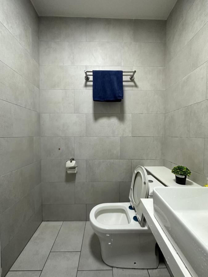 Sea View The Shore Luxury Newly Renovated Homestay كوتا كينابالو المظهر الخارجي الصورة
